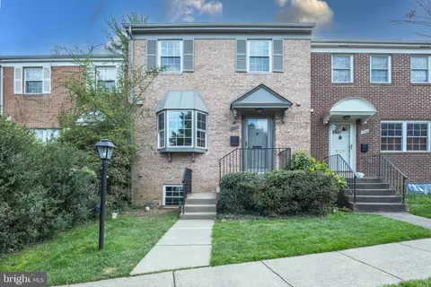 10463 Courthouse Dr, Fairfax, VA 22030