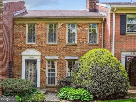 10517 Assembly Dr, Fairfax, VA 22030