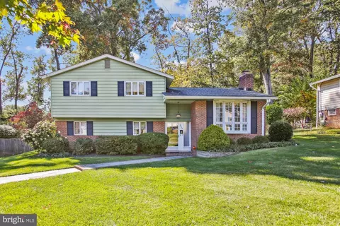 3535 Country Hill Dr, Fairfax, VA 22030