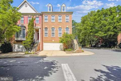 4184 Lord Culpeper Ln, Fairfax, VA 22030
