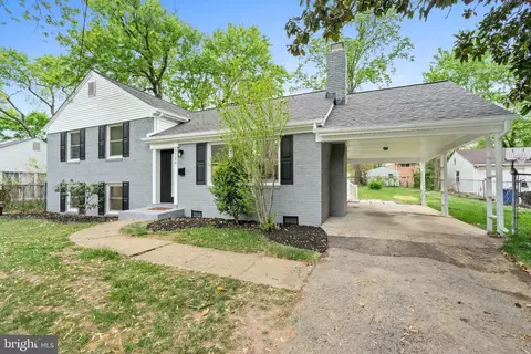 3720 University Dr, Fairfax, VA 22030