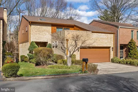 3714 Oak Hill Way, Fairfax, VA 22030