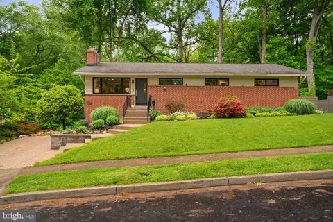 10124 Spring Lake Ter, Fairfax, VA 22030