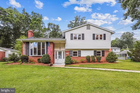 3525 Country Hill Dr, Fairfax, VA 22030