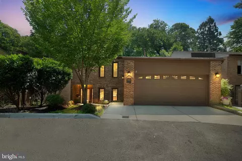 3906 Sablewood Ct, Fairfax, VA 22030