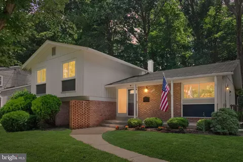 10121 Cavalry Dr, Fairfax, VA 22030