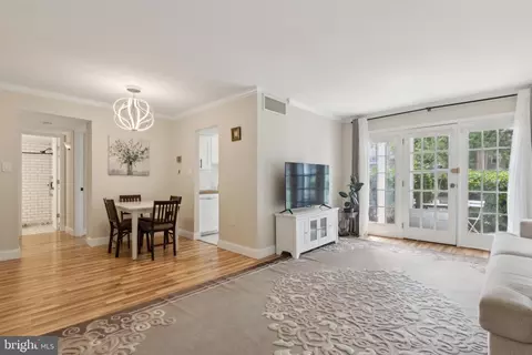 9479 Fairfax Blvd #102, Fairfax, VA 22031