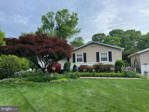 3539 Queen Anne Dr, Fairfax, VA 22030