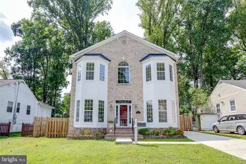 4122 Fairfax St, Fairfax, VA 22030