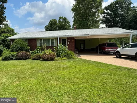 3913 Tedrich Blvd, Fairfax, VA 22031