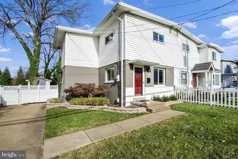 10644 Maple St, Fairfax, VA 22030