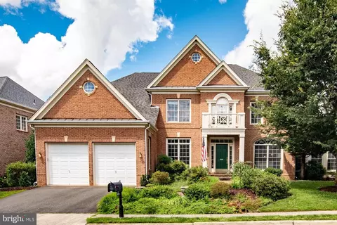10110 Ratcliffe Manor Dr, Fairfax, VA 22030