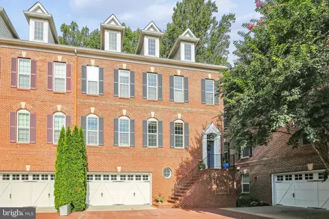 10720 Cameron Glen Dr, Fairfax, VA 22030