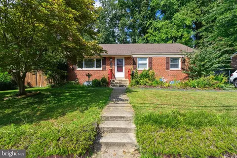 10718 Joyce Dr, Fairfax, VA 22030