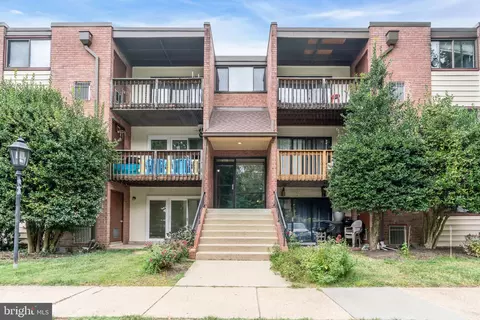 10722 West Dr #101, Fairfax, VA 22030