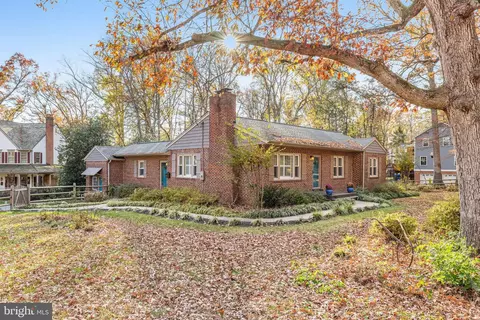 4200 Orchard Dr, Fairfax, VA 22032
