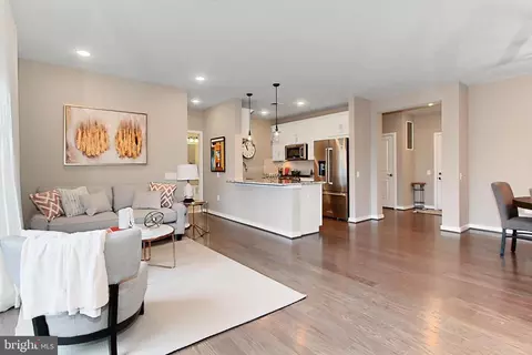 3985 Norton Pl #307, Fairfax, VA 22030