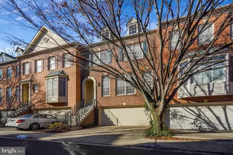 10542 James Wren Way, Fairfax, VA 22030
