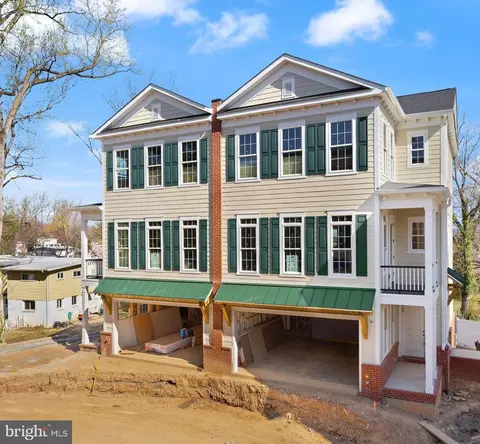 10638 Pocket Pl, Fairfax, VA 22030