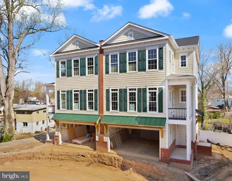 10636 Pocket Pl, Fairfax, VA 22030