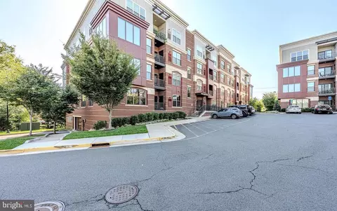 3985 Norton Pl #105, Fairfax, VA 22030