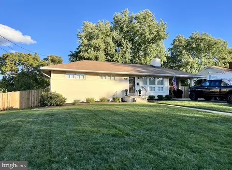 3811 Ren Rd, Fairfax, VA 22030