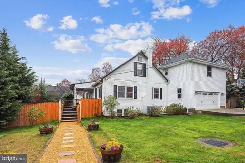 3951 Walnut St, Fairfax, VA 22030