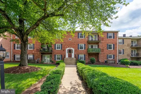 3975 Lyndhurst Dr #103, Fairfax, VA 22031