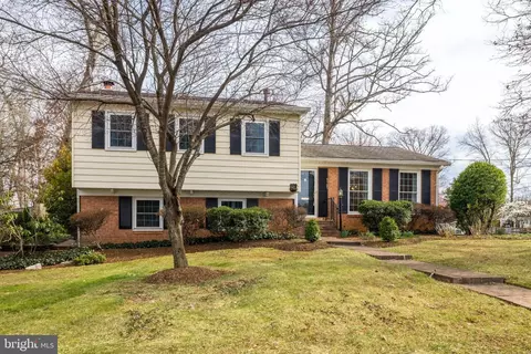 9905 Colony Rd, Fairfax, VA 22030