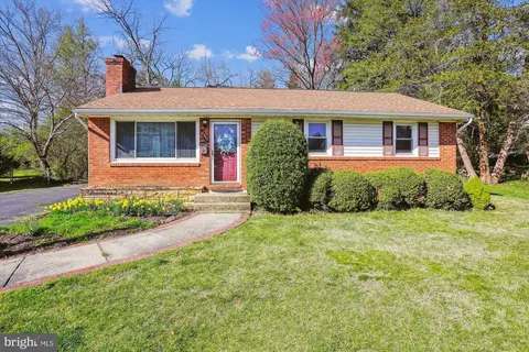 10502 Center St, Fairfax, VA 22030