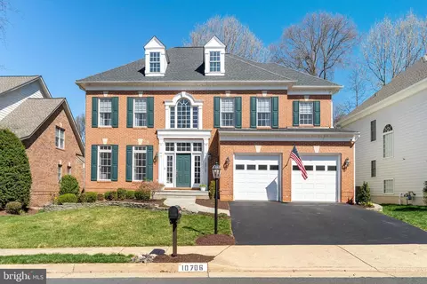 10706 Simpson Mews Ln, Fairfax, VA 22030