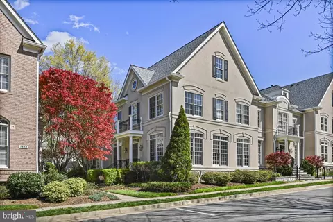 3837 Farrcroft Grn, Fairfax, VA 22030