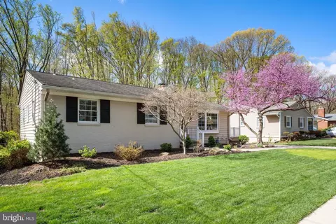 10213 Fox Ln, Fairfax, VA 22030