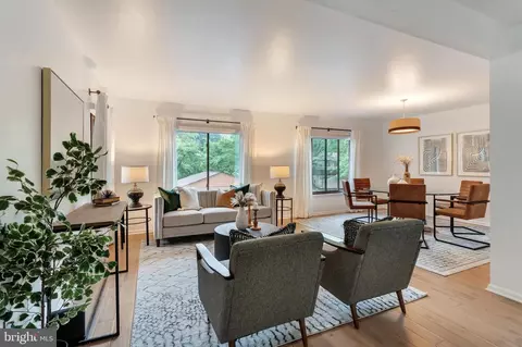 3607 Devilwood Ct, Fairfax, VA 22030