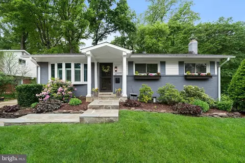 4208 Sideburn Rd, Fairfax, VA 22030