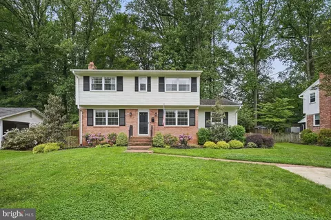 10207 Scout Dr, Fairfax, VA 22030