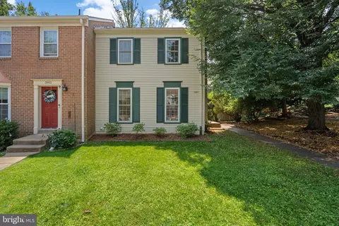3901 Bradwater St, Fairfax, VA 22031