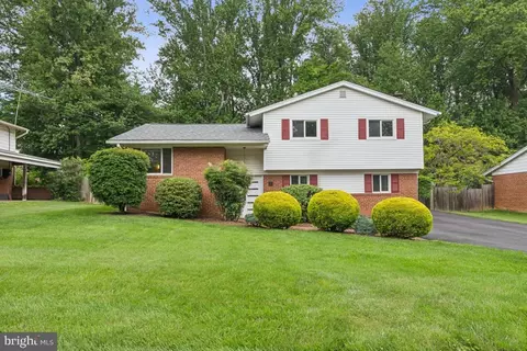 3508 Brookwood Dr, Fairfax, VA 22030