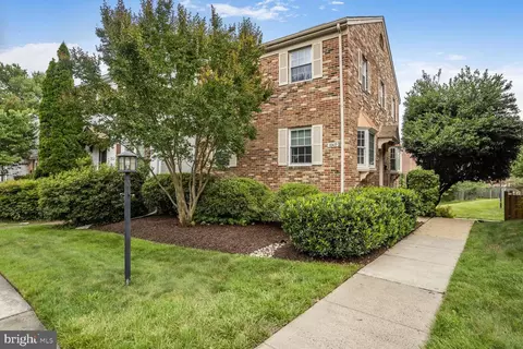 10419 Courthouse Dr, Fairfax, VA 22030