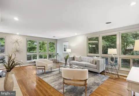 3416 Country Hill Dr, Fairfax, VA 22030