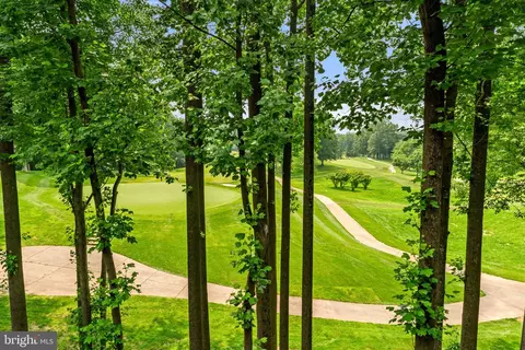 3546 Sutton Heights Cir, Fairfax, VA 22031