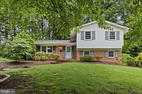 10300 Continental Ln, Fairfax, VA 22030