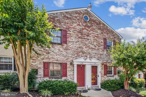 11135 Littlebrook Ln, Fairfax, VA 22030