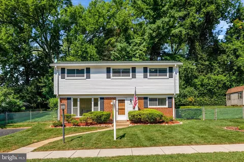 4252 Berritt St, Fairfax, VA 22030