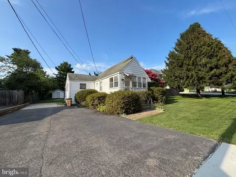 10710 Warwick Ave, Fairfax, VA 22030