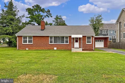 10818 Second St, Fairfax, VA 22030
