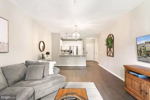 9450 Silver King Ct #308, Fairfax, VA 22031
