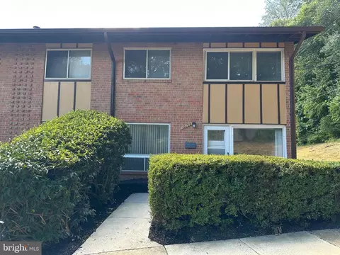 10132 Fair Woods Dr, Fairfax, VA 22030