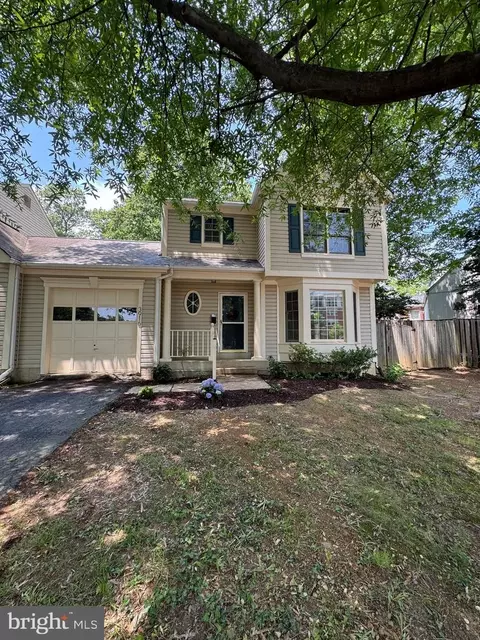 3916 Oak St, Fairfax, VA 22030