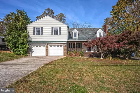 10606 Orchard St, Fairfax, VA 22030